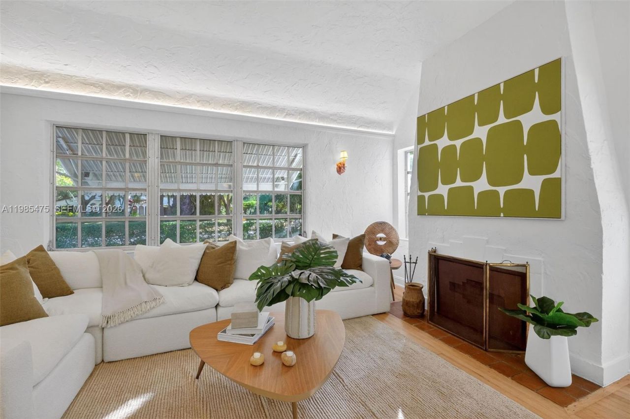 1305 Alhambra Cir , Coral Gables, FL 33134 Photo