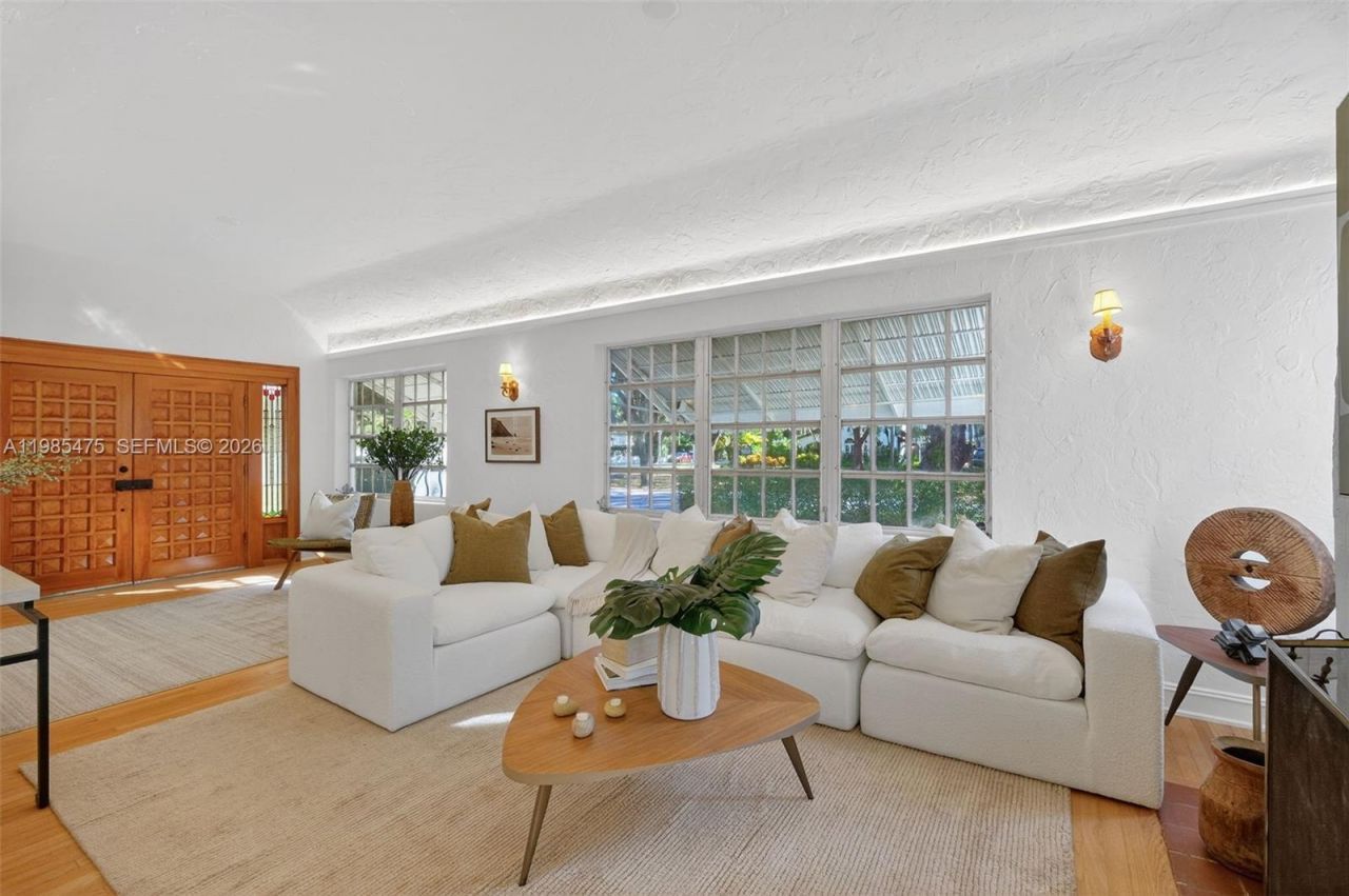 1305 Alhambra Cir , Coral Gables, FL 33134 Photo