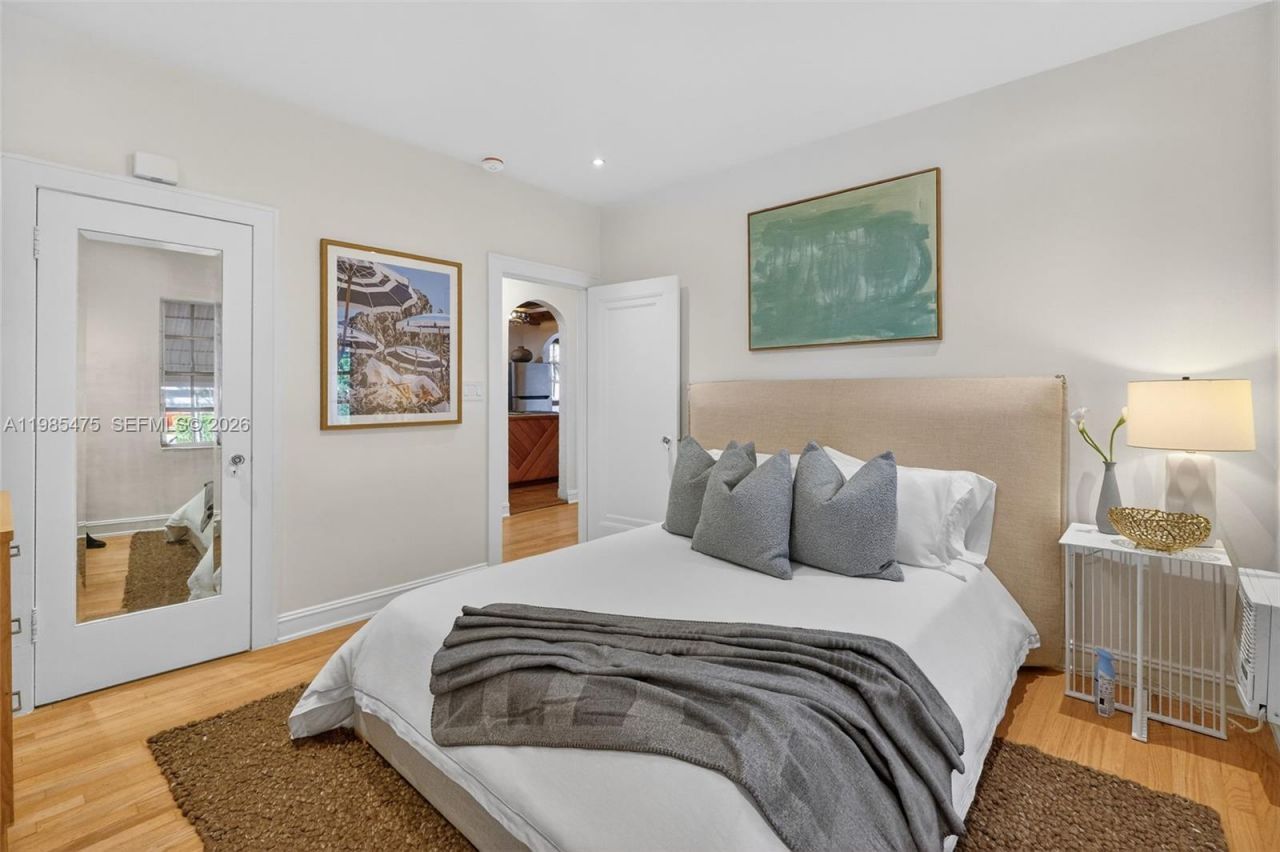 1305 Alhambra Cir , Coral Gables, FL 33134 Photo