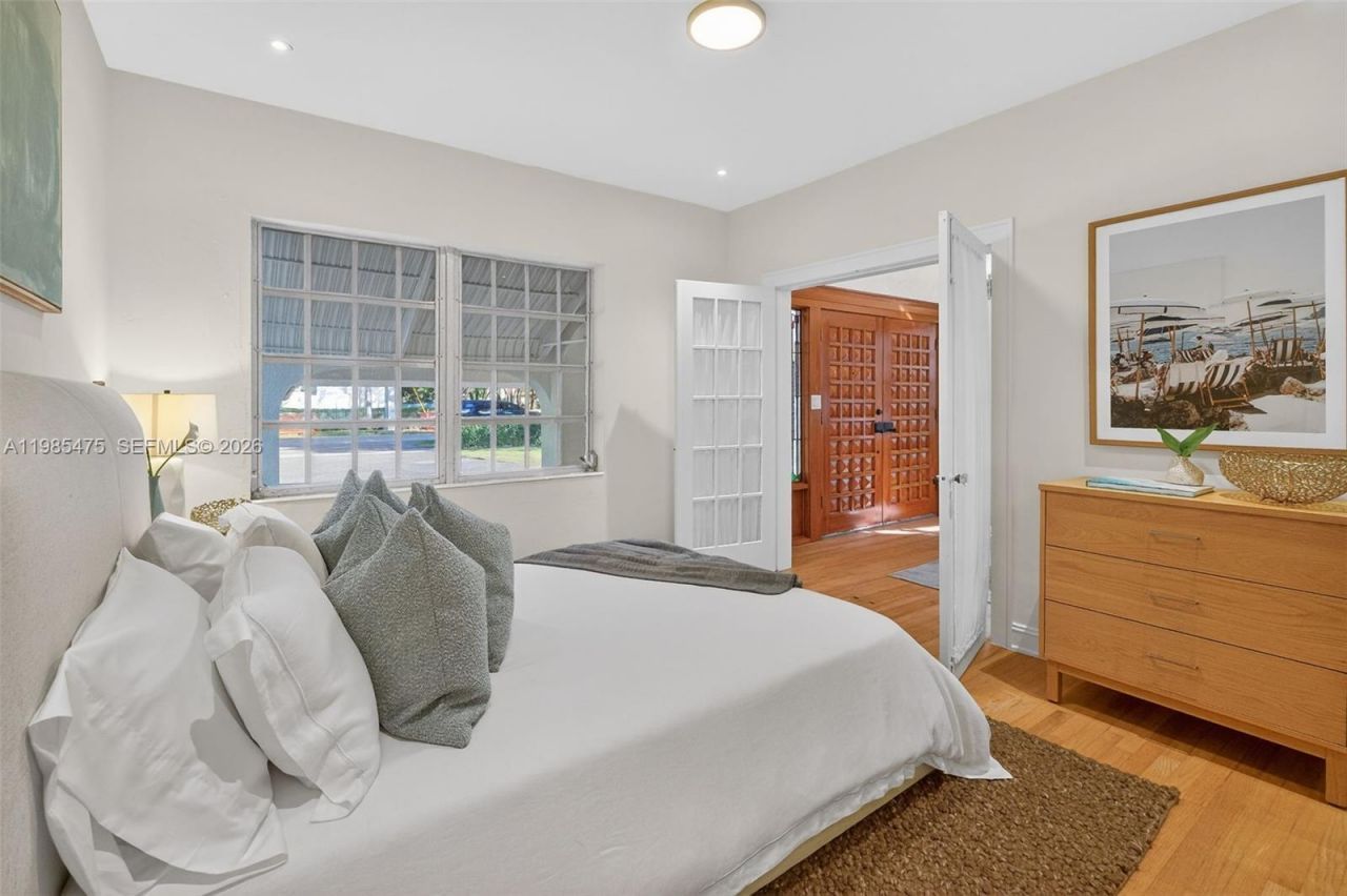 1305 Alhambra Cir , Coral Gables, FL 33134 Photo