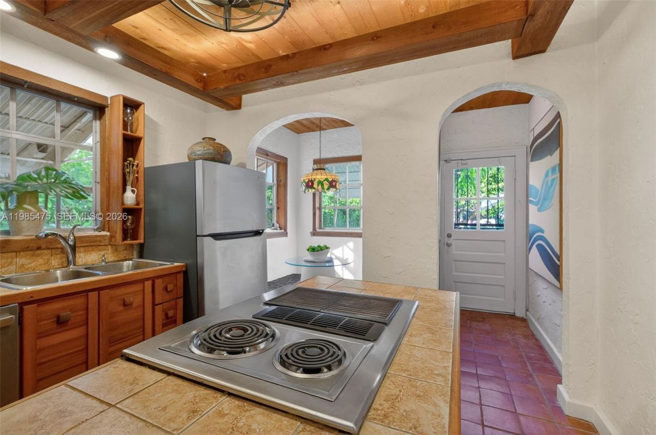 1305 Alhambra Cir , Coral Gables, FL 33134 Photo