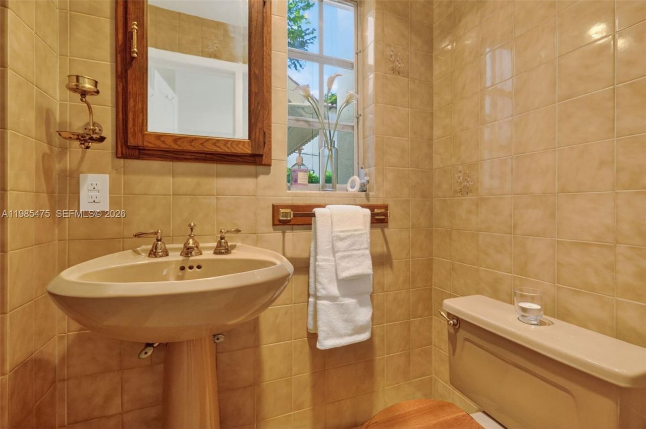 1305 Alhambra Cir , Coral Gables, FL 33134 Photo