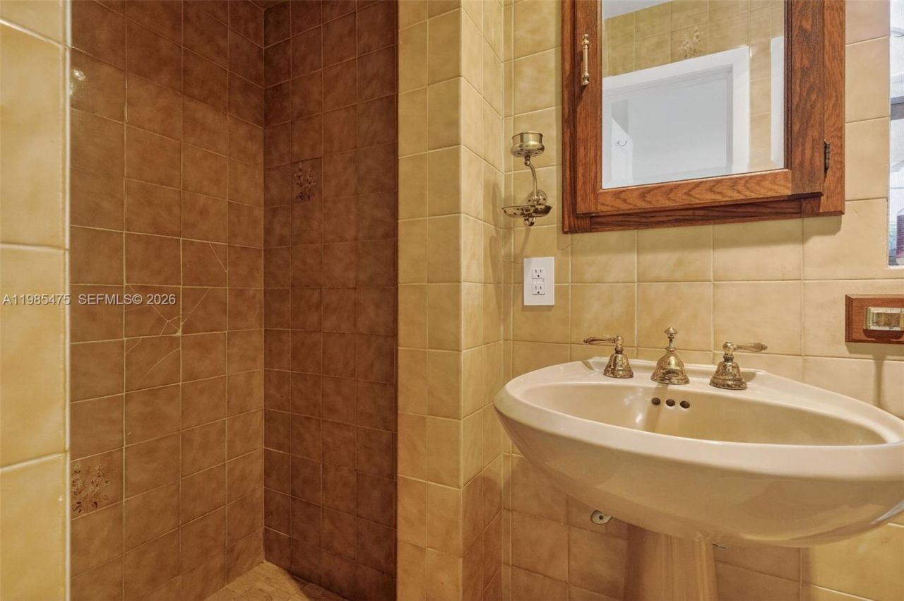 1305 Alhambra Cir , Coral Gables, FL 33134 Photo