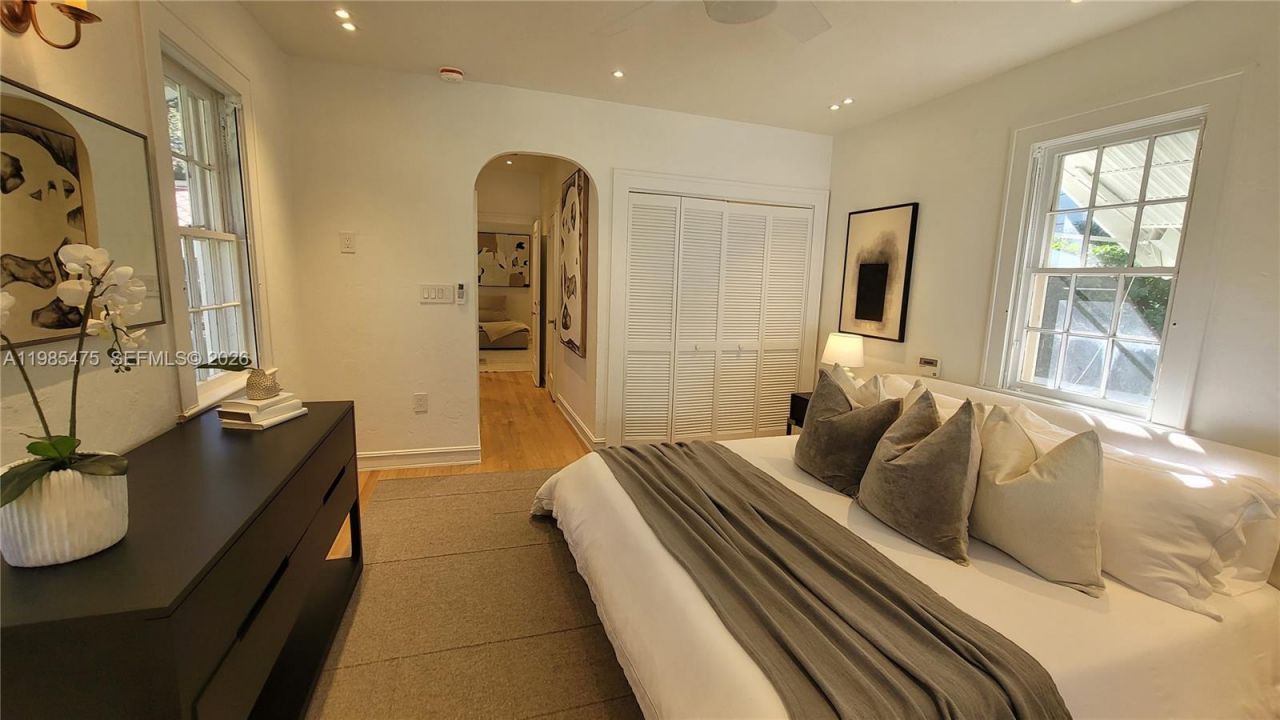 1305 Alhambra Cir , Coral Gables, FL 33134 Photo