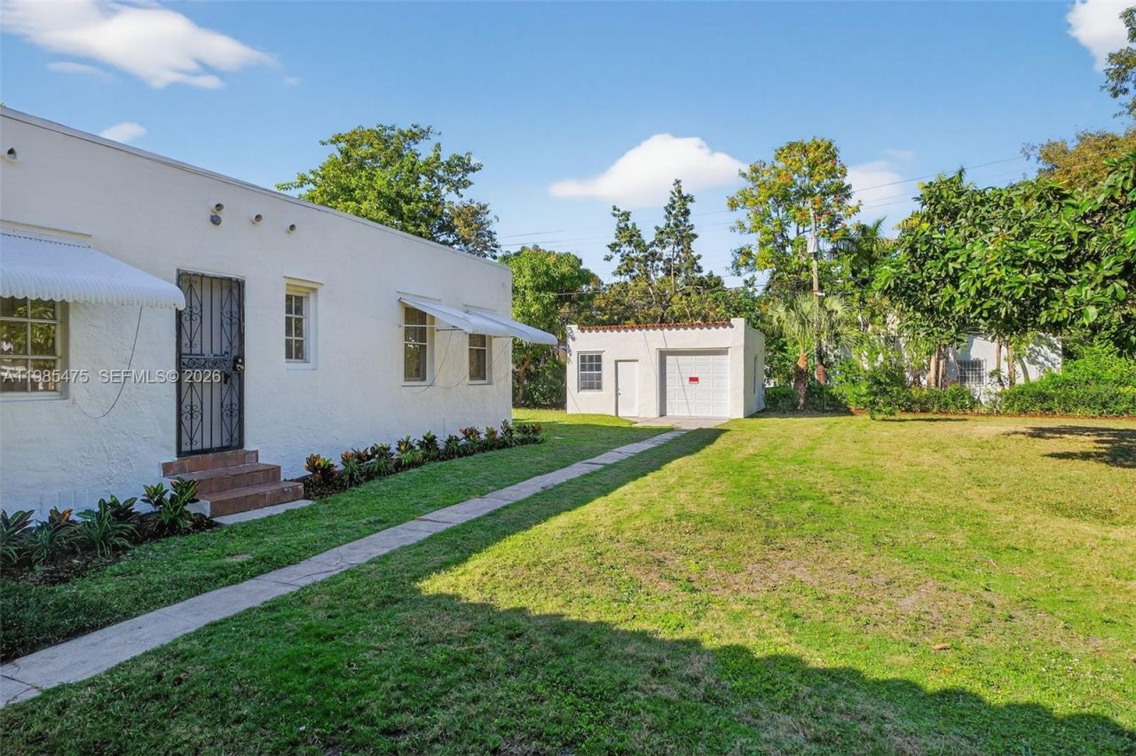 1305 Alhambra Cir , Coral Gables, FL 33134 Photo