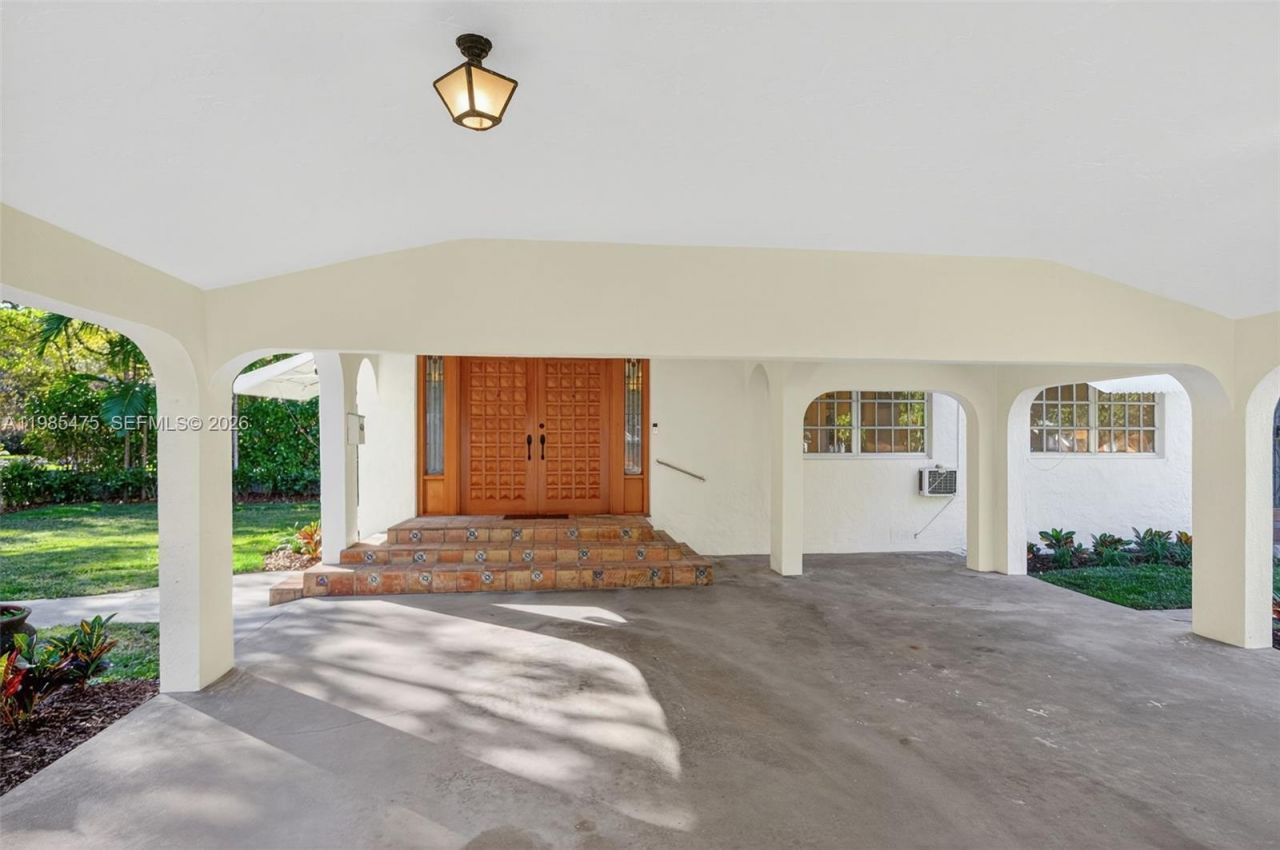 1305 Alhambra Cir, Coral Gables, FL 33134 Photo