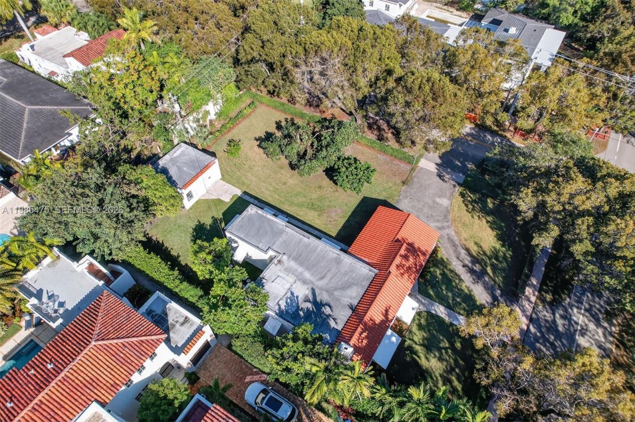 1305 Alhambra Cir , Coral Gables, FL 33134 Photo