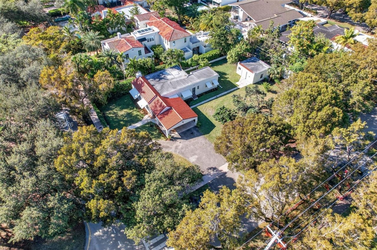 1305 Alhambra Cir , Coral Gables, FL 33134 Photo