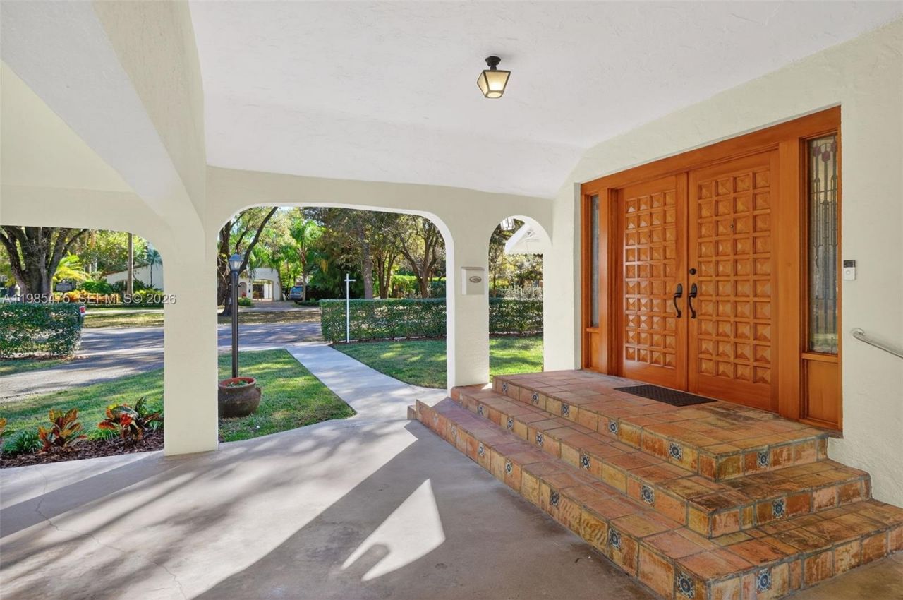 1305 Alhambra Cir , Coral Gables, FL 33134 Photo