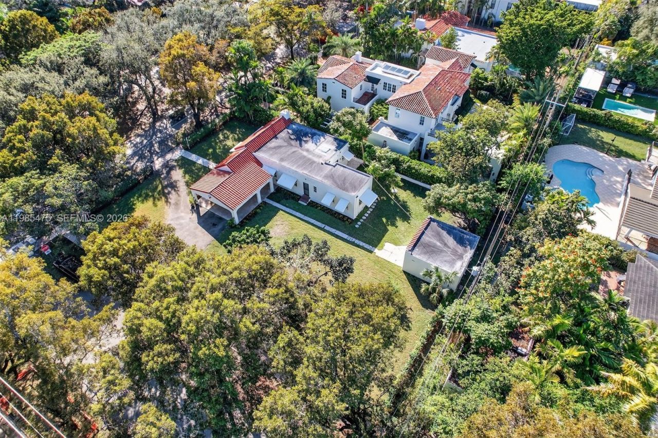 1305 Alhambra Cir , Coral Gables, FL 33134 Photo