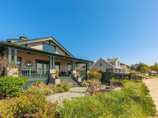 53 Raymond Street, Manchester, MA 01944