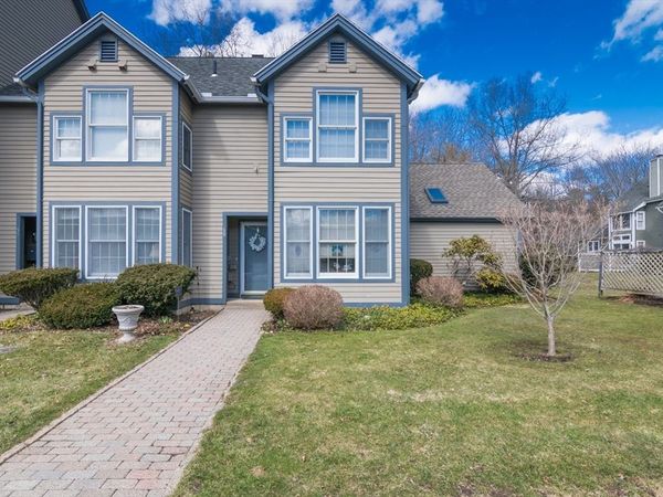 60 Amity Place, Unit 60, Amherst, MA 01002