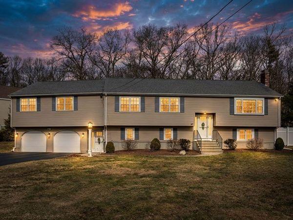 32 Ohlson Circle, Medway, MA 02053