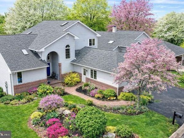 725 BROOKSIDE LANE, LEBANON, PA 17042