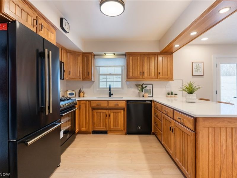 960 Impala Drive , Akron, OH 44319 Photo 10