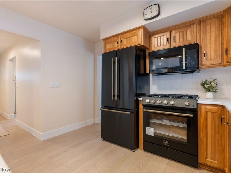 960 Impala Drive , Akron, OH 44319 Photo 12