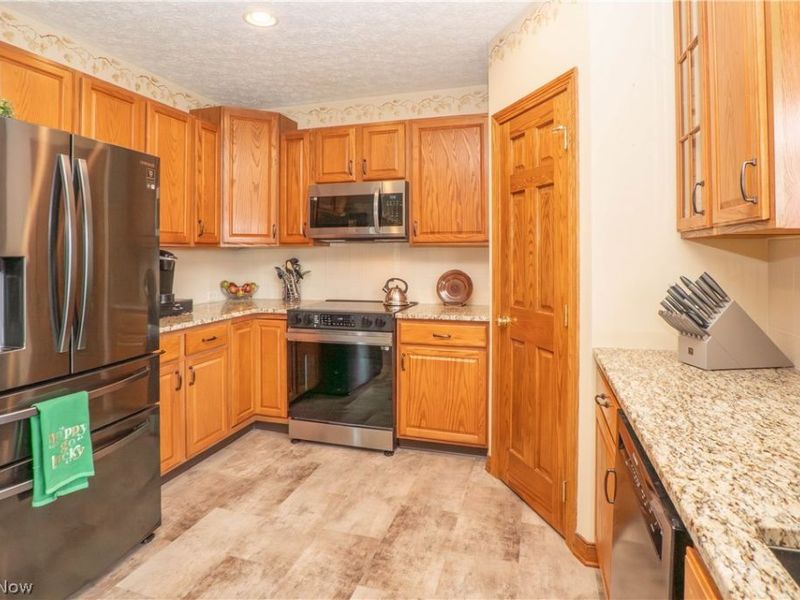 4514 Plain Center Avenue NE, Canton, OH 44714 Photo 17