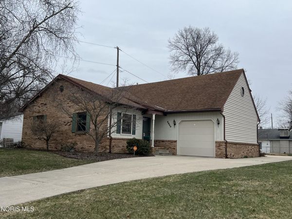 6060 Dixon Avenue , Toledo, OH 43613