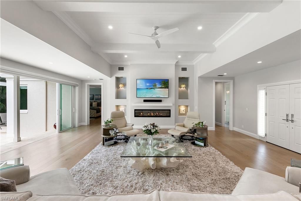 5949 Chanteclair Dr, Unit 8, Naples, FL 34108 Photo
