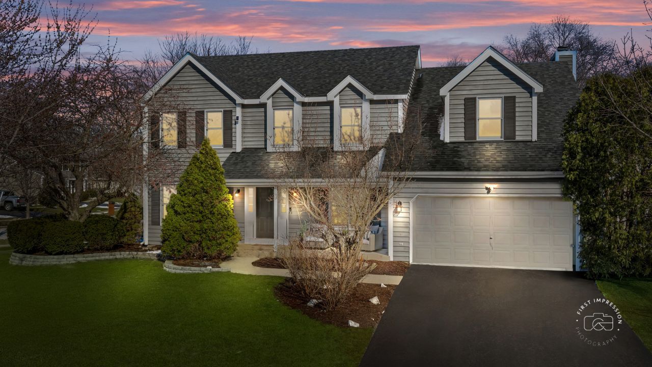 225 N Canterbury Road, Aurora, IL 60506 Main Photo