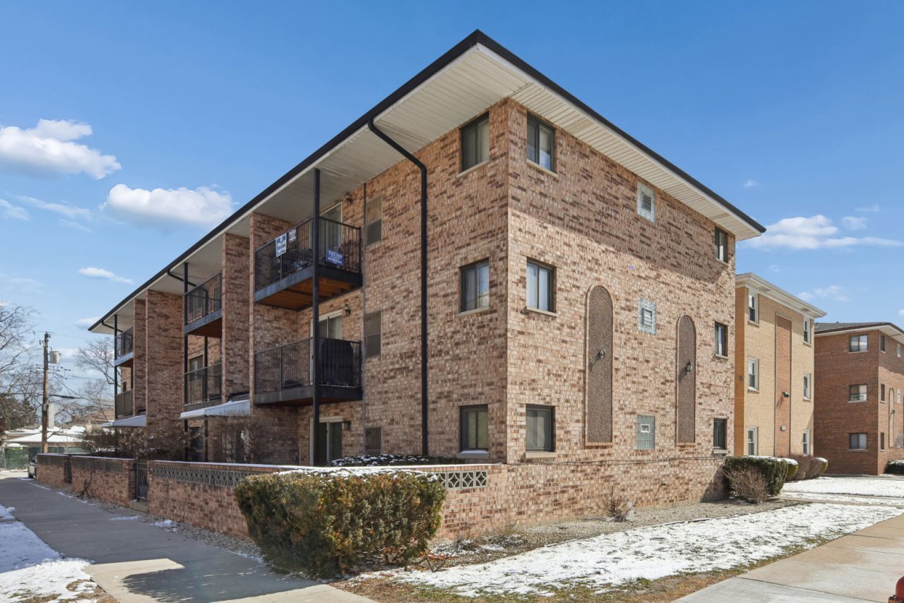 6005 N Neola Avenue, Unit 2B, Chicago, IL 60631 Main Photo