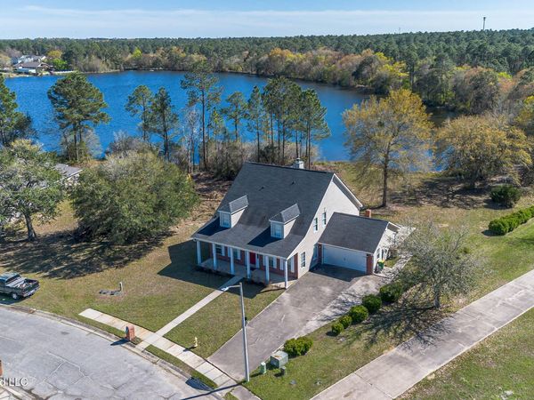 11912 Summerhaven Circle, Gulfport, MS 39503