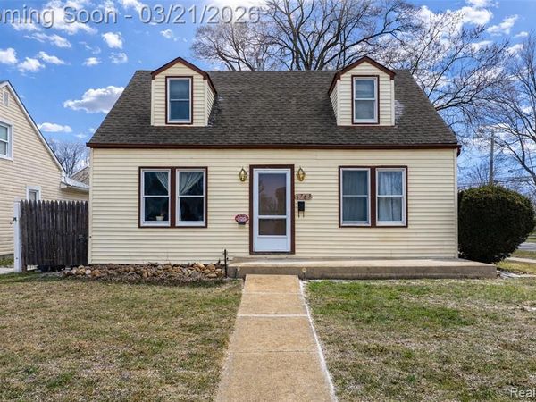 5763 N Silvery Lane, Dearborn, MI 48127