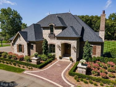 5525 Avington Parkway, Independence Twp, MI 48348