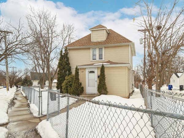 635 Canton Street , Saint Paul, MN 55102