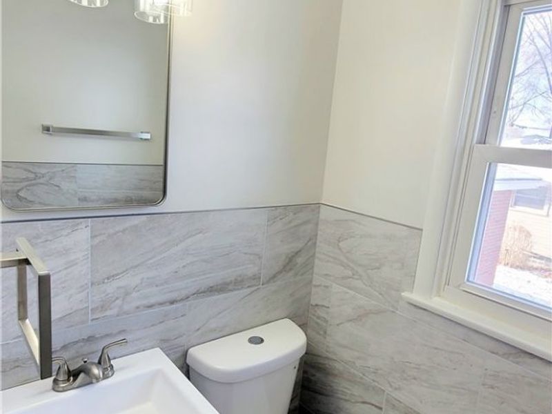 515 Murray Hill Drive, Youngstown, OH 44505 Photo 13