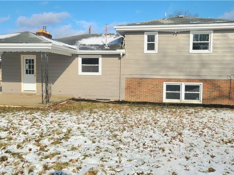 515 Murray Hill Drive, Youngstown, OH 44505 Photo 2