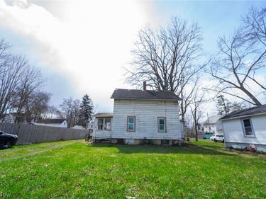 318 11th Street, Elyria, OH 44035