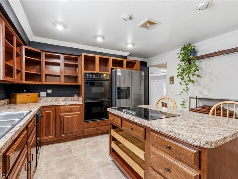 2228 St Elmo Avenue NE, Canton, OH 44714 Photo 11