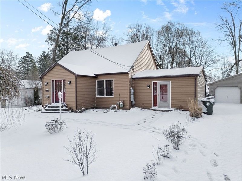 2228 St Elmo Avenue NE, Canton, OH 44714 Photo 2