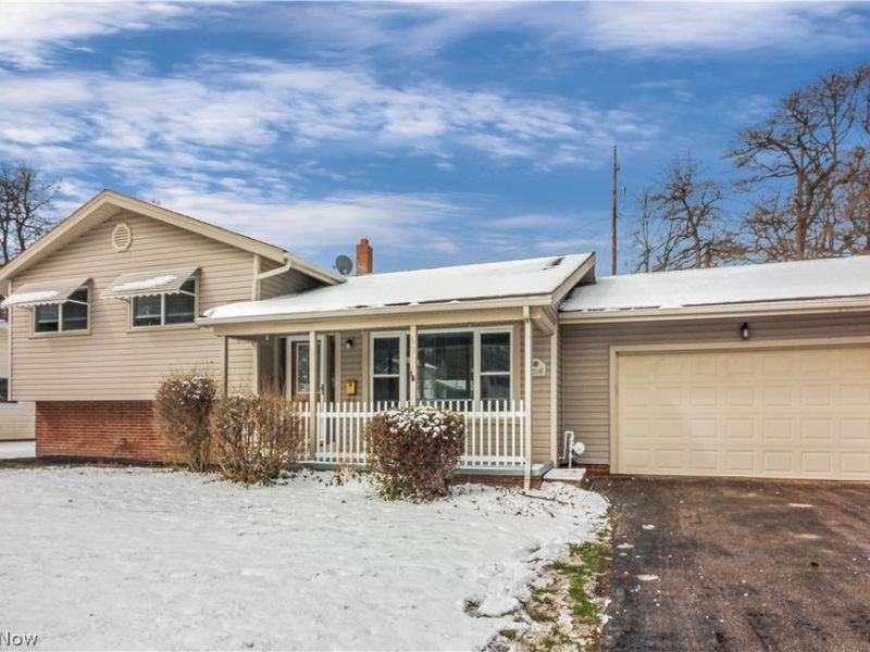 6304 Meadowbrook Drive, Mentor, OH 44060 Photo 2