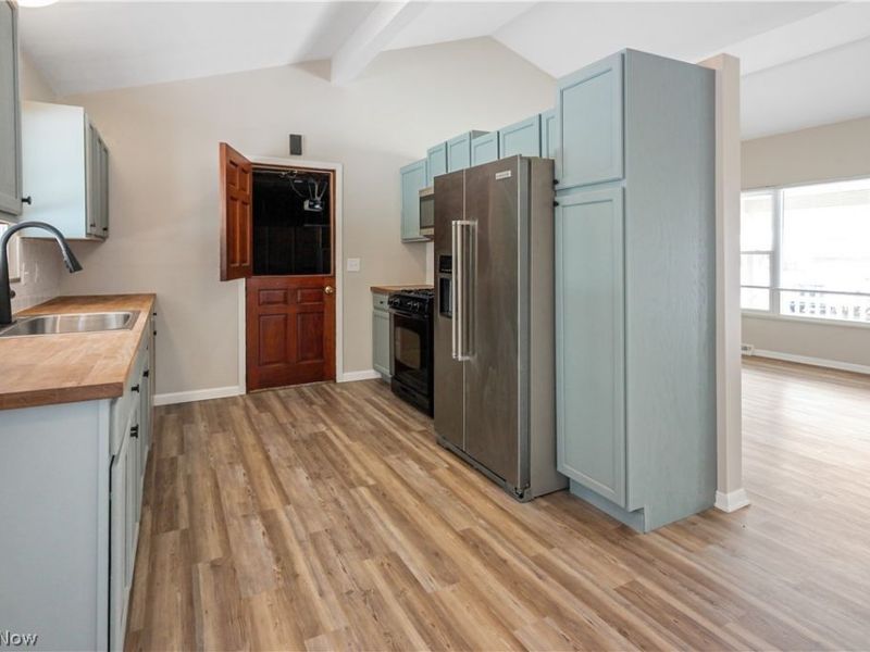 6304 Meadowbrook Drive, Mentor, OH 44060 Photo 8