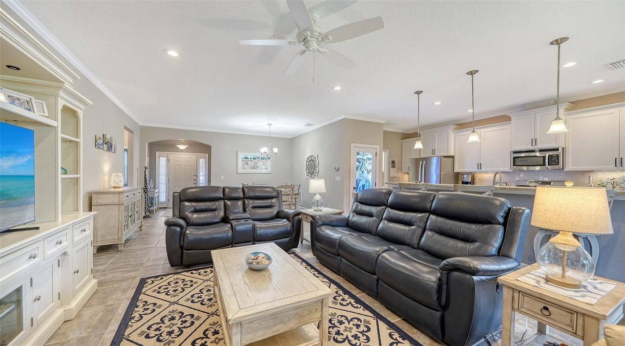 8143 36th Street E, Sarasota, FL 34243 Photo