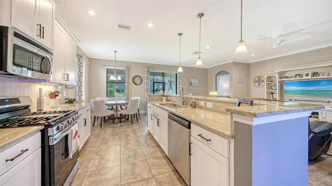 8143 36th Street E, Sarasota, FL 34243 Photo