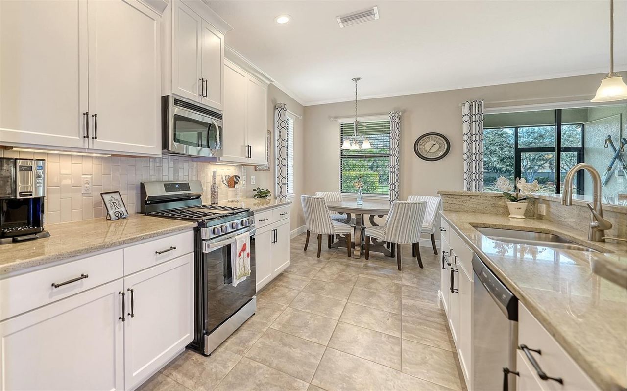 8143 36th Street E, Sarasota, FL 34243 Photo