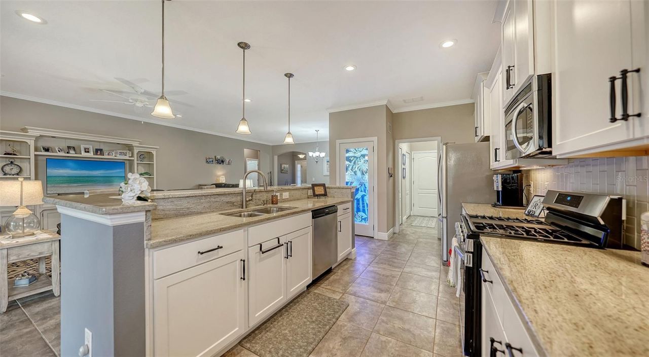 8143 36th Street E, Sarasota, FL 34243 Photo