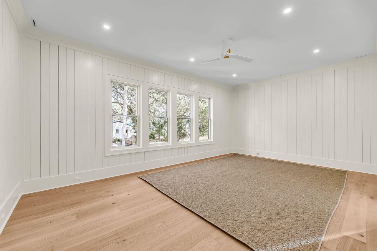 6 29th Avenue Photo 22