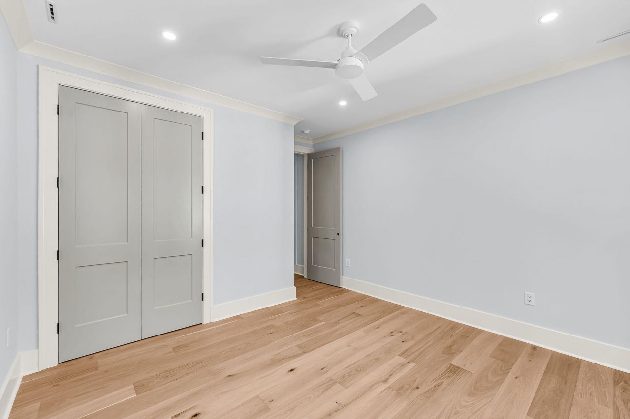 6 29th Avenue Photo 39