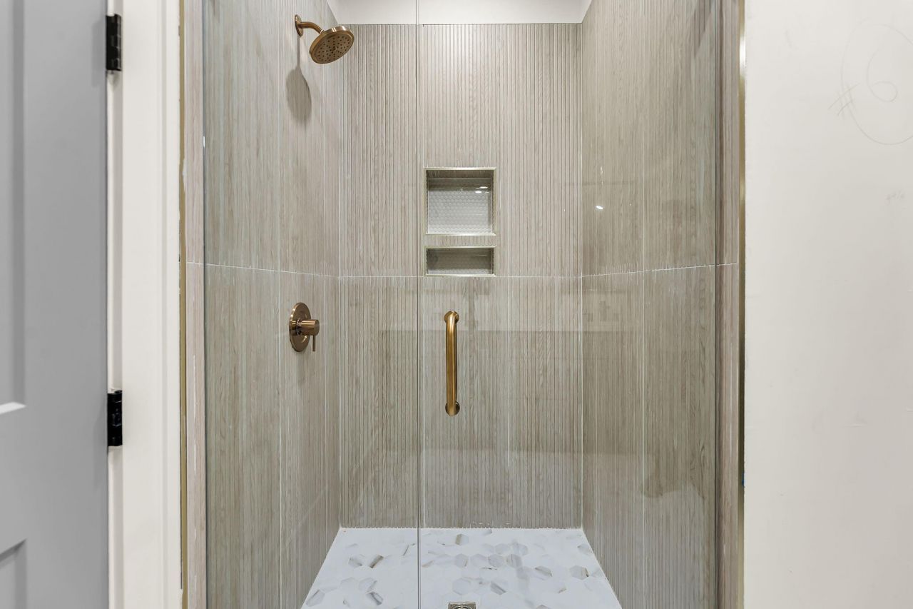 6 29th Avenue Photo 45