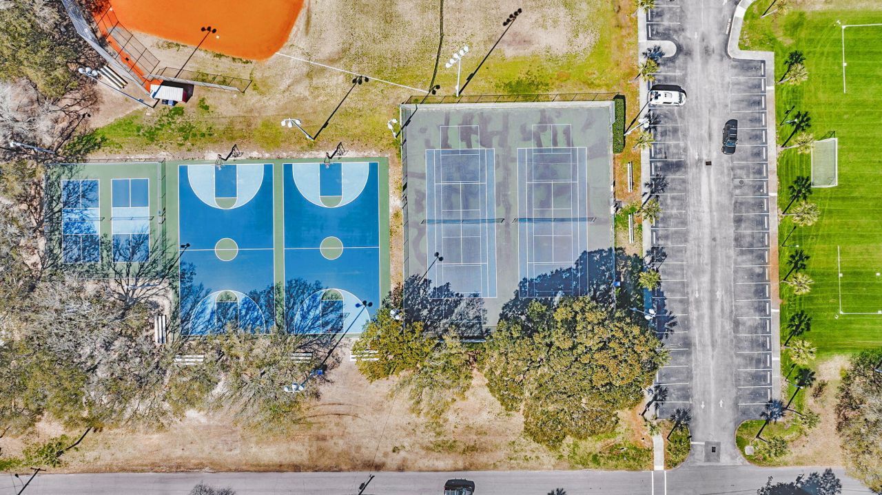 6 29th Avenue Photo 76