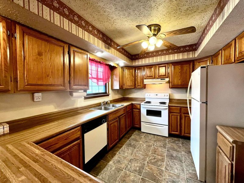 161 Lana Lane, Chillicothe, OH 45601 Photo 5