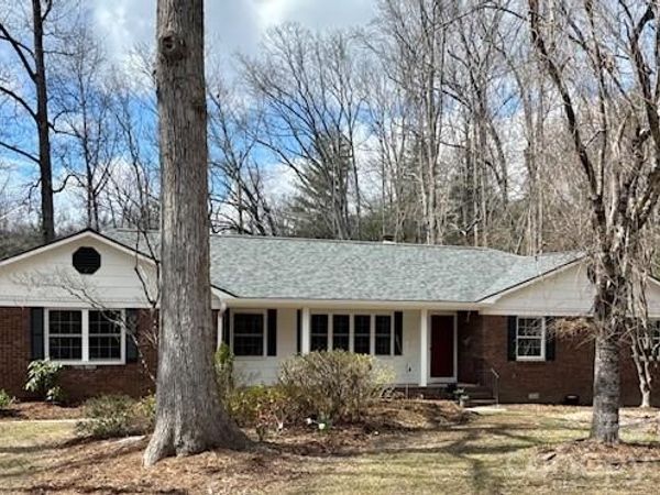 201 Camellia Way, Hendersonville, NC 28739