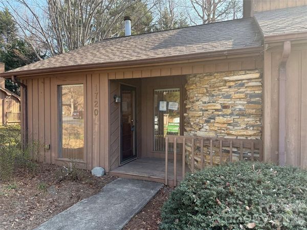 1720 12th Street NE, Hickory, NC 28601