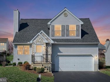 727 BLOSSOM HILL LANE, DALLASTOWN, PA 17313