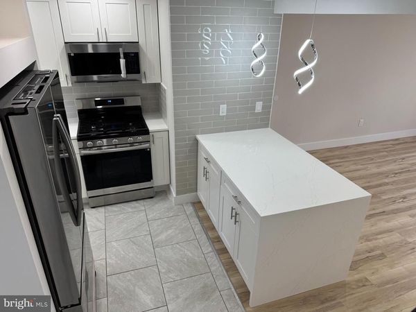 402 LA CASCATA TNHS, CLEMENTON, NJ 08021