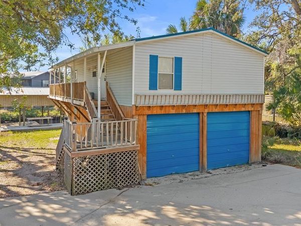 914 NE Hwy 51, Steinhatchee, FL 32359